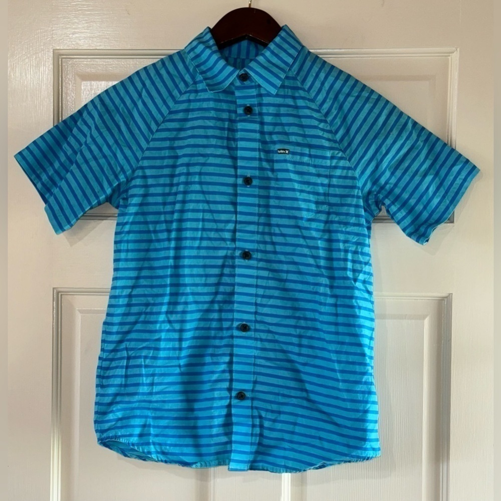 Hurley Boys Blue Striped Short Sleeve Button Up Shirt size small boys